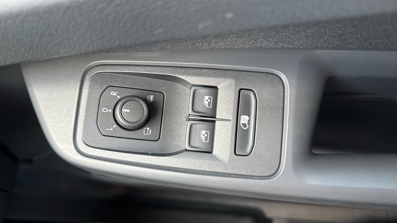 Ford Transit Connect 240 L2 Diesel 2.0 EcoBlue 122ps Limited Van Auto